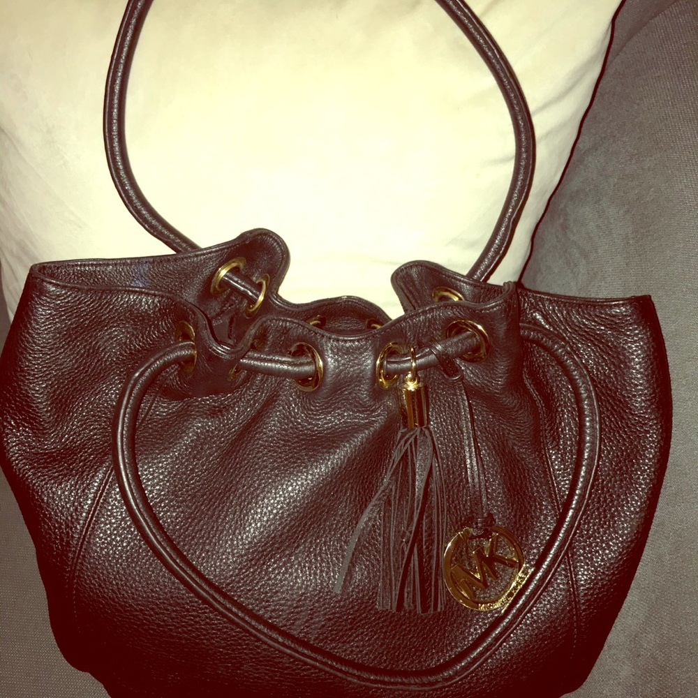 Michael Kors - Large leather bucket bag . Like New